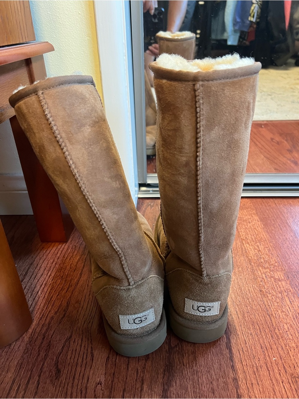 UGG Classic Tall II Suede Boots - Chestnut Brown size 6